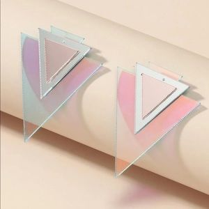 🔴SOLD!! 🌸 Brand New Geometric Design Earrings